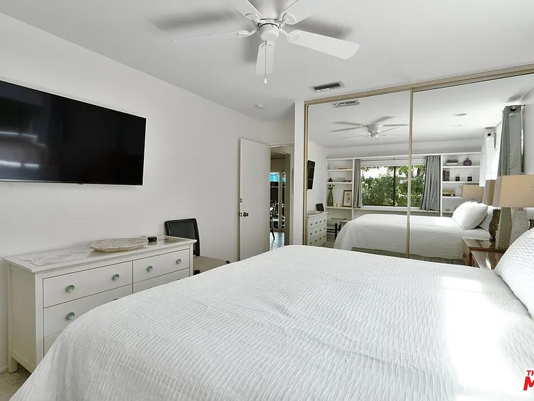 Royal Palm Dr — Photo 14