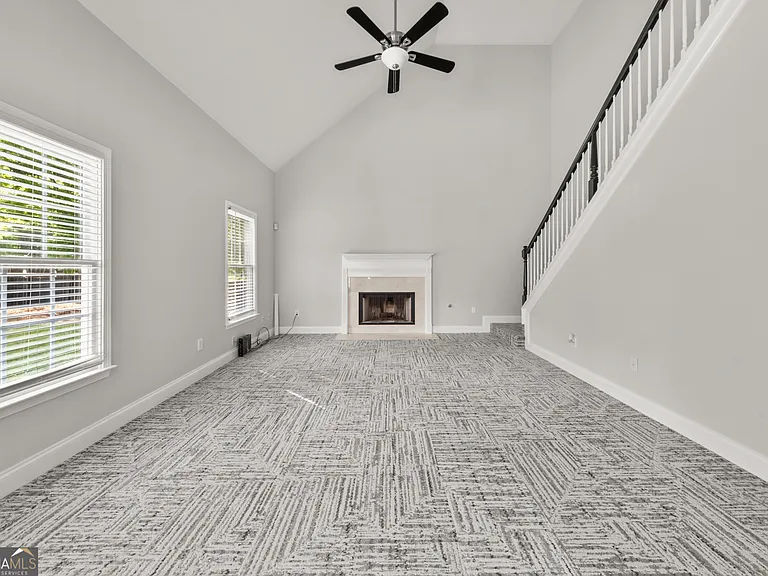 990 Lilac Arbor Rd — Photo 2