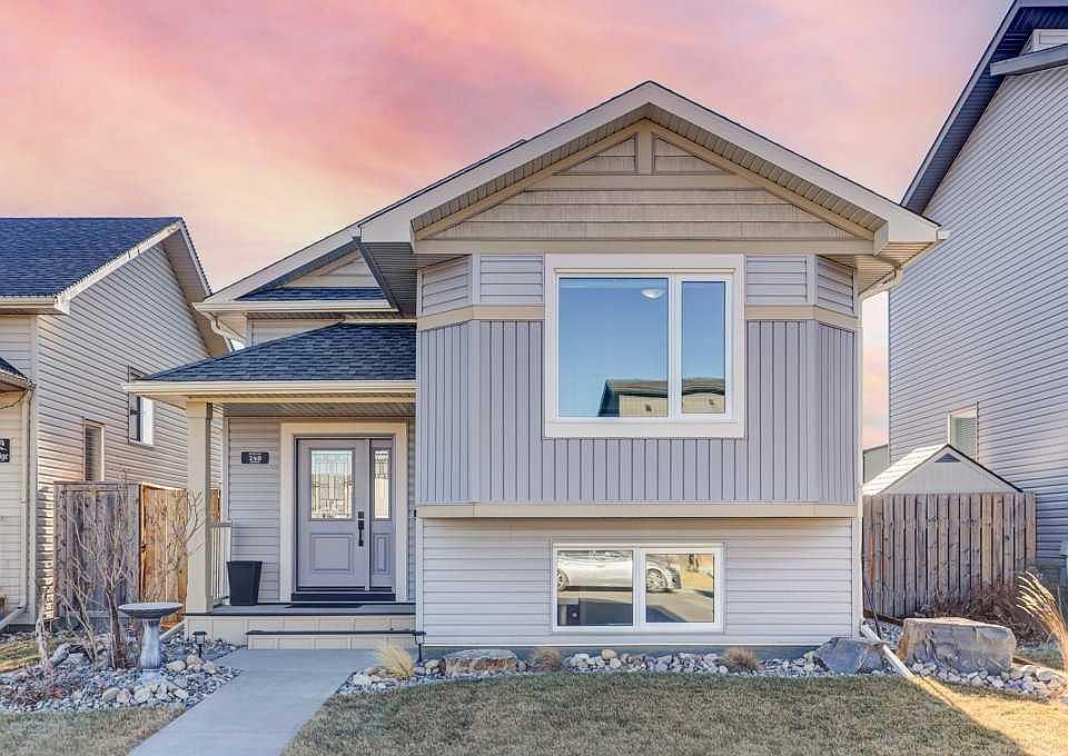 1st image of 248 N Sunridge Rd W