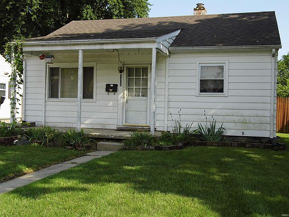 2nd image of 1323 Sunset Dr