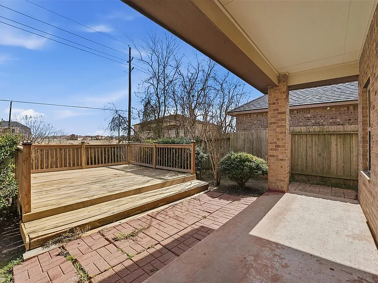 719 Longstreet Dr — Photo 17