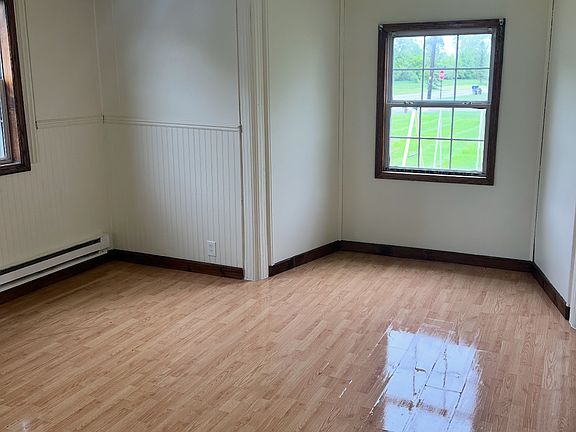 5th image of 710 Chesaning St APT 1
