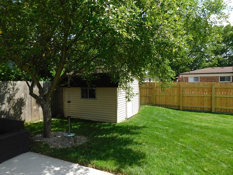 2208 Niagara Dr — Photo 17