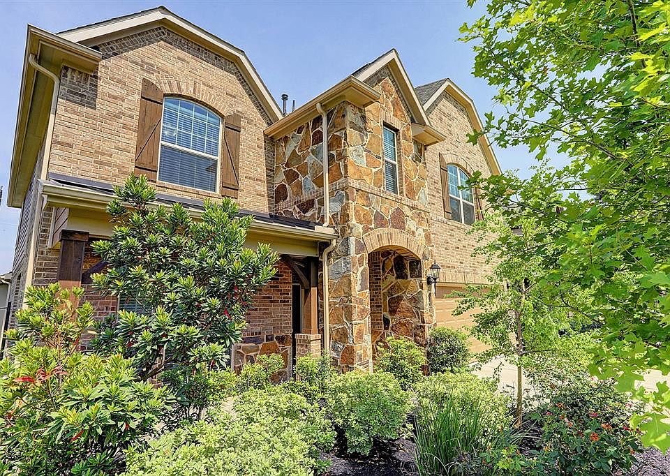 1st image of 62 Wyatt Oaks Dr