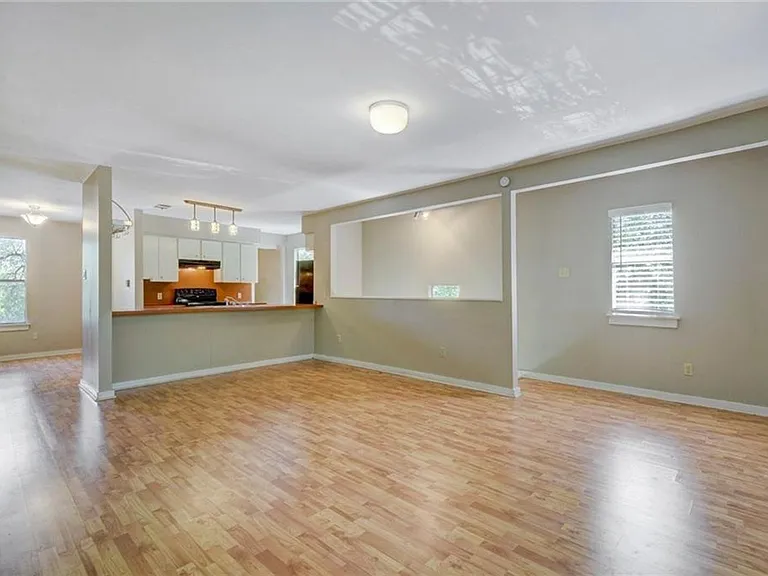 1305 Lorrain St #E — Photo 4