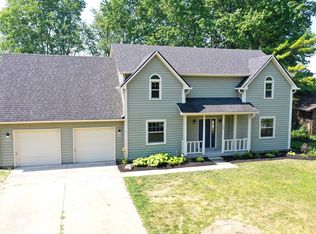 1463 Williamsburg Ln, Franklin, IN 46131