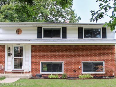 31686 Hazel St, Rockwood, MI, 48173
