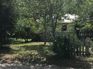 609 Rockingham Ave, Tavares, FL 32778
