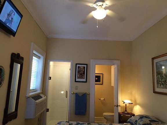 5th image of 631 Saint Peter St #3B