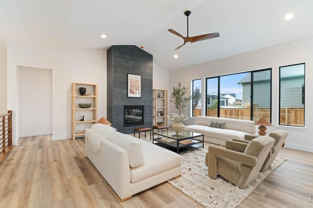 23 Snowcap Dr