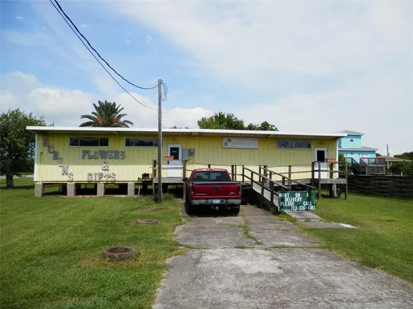 140 17th St, San Leon, TX 77539