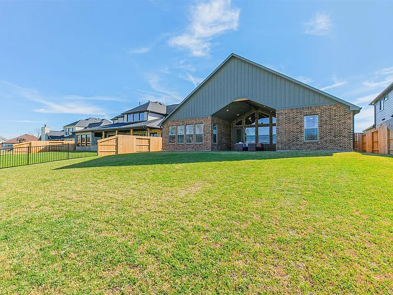 4127 Wooded Isle Way — Photo 42