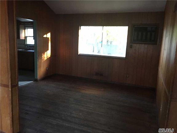 4th image of 164 New York Ave