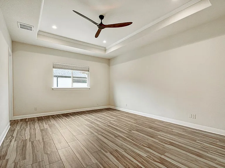 113 S Junius Peak — Photo 17