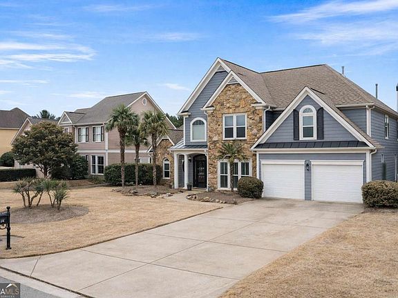 2nd image of 820 Nob Ridge Dr