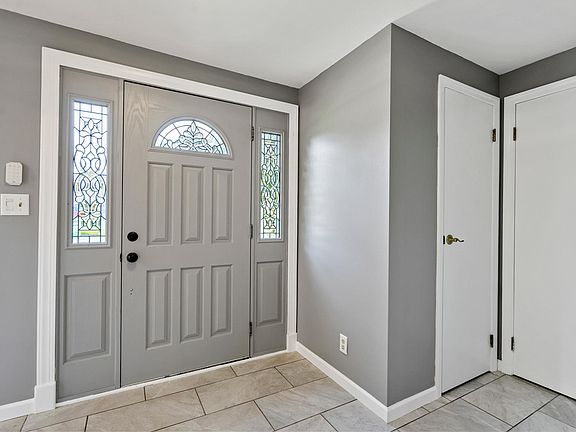 3rd image of 658 Vance Dr