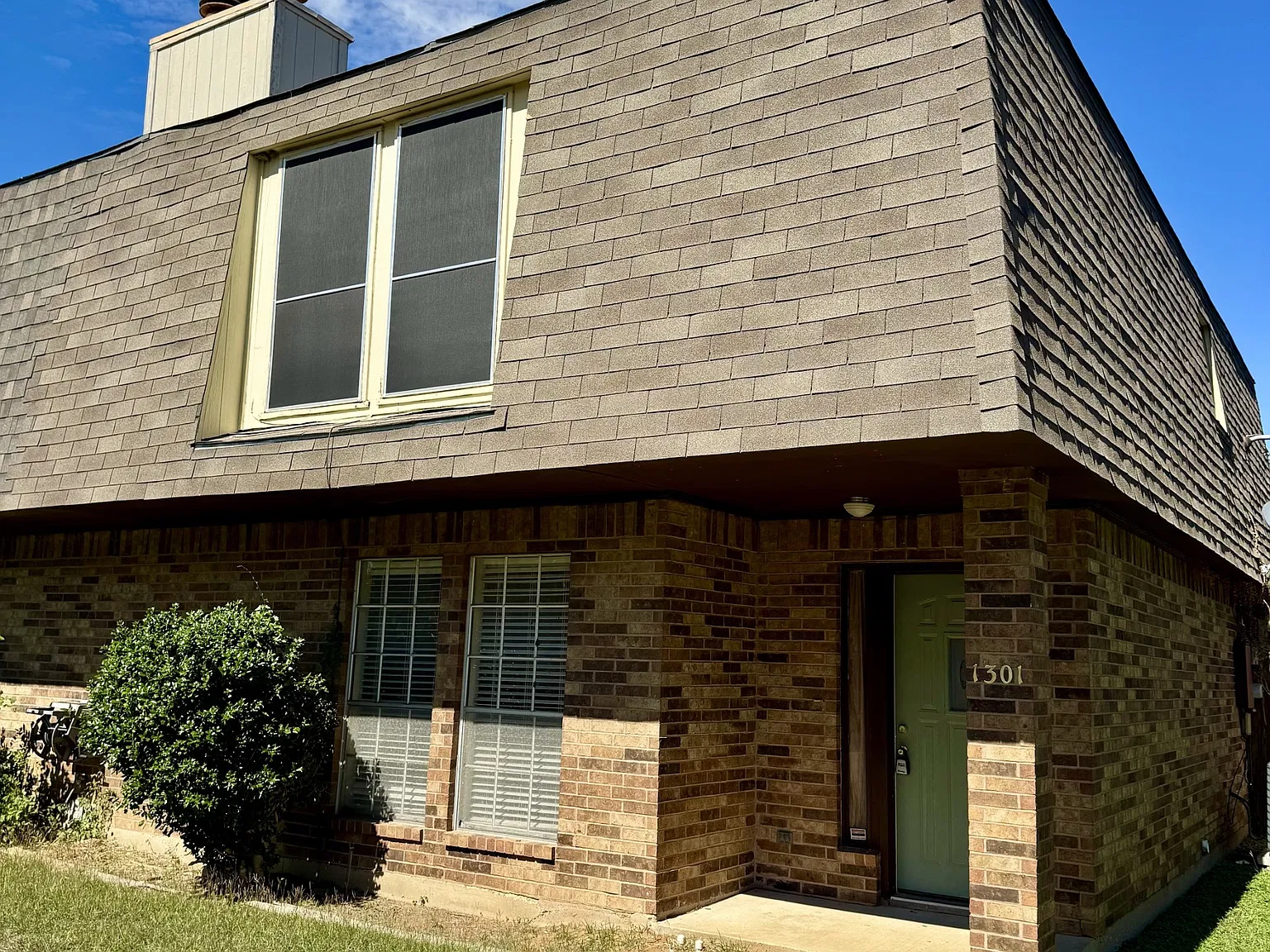 3 bed, 2.5 bath, 1696 sqft, $1,850 — Photo 1