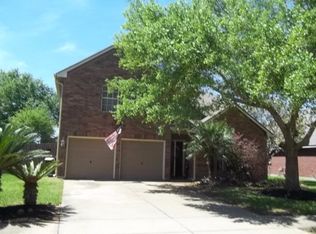 233 N Ranch House Rd, Angleton, TX 77515