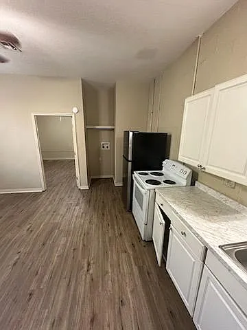 300 E Taft St #B — Photo 8
