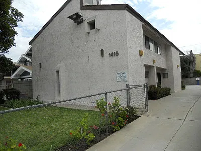 1100 E 112th St #1100 — Photo 3