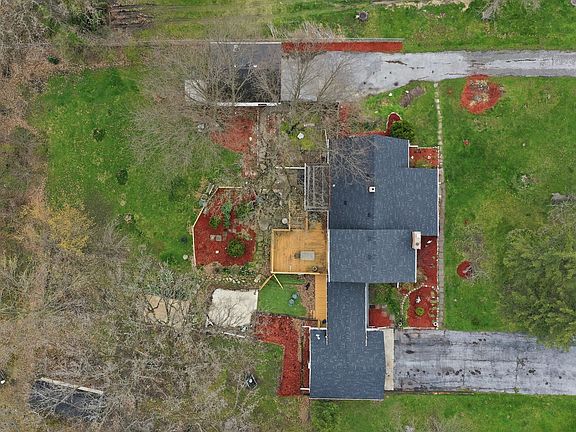 3rd image of 23045 Lahon Rd
