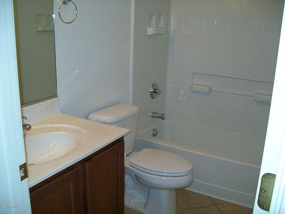 5th image of 938 W Calle Carasol