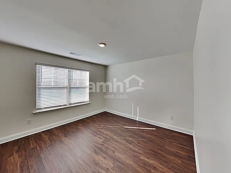 555 Rivermist Dr — Photo 33