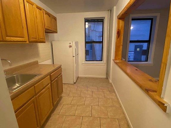 5th image of 1010 President St APT 1N
