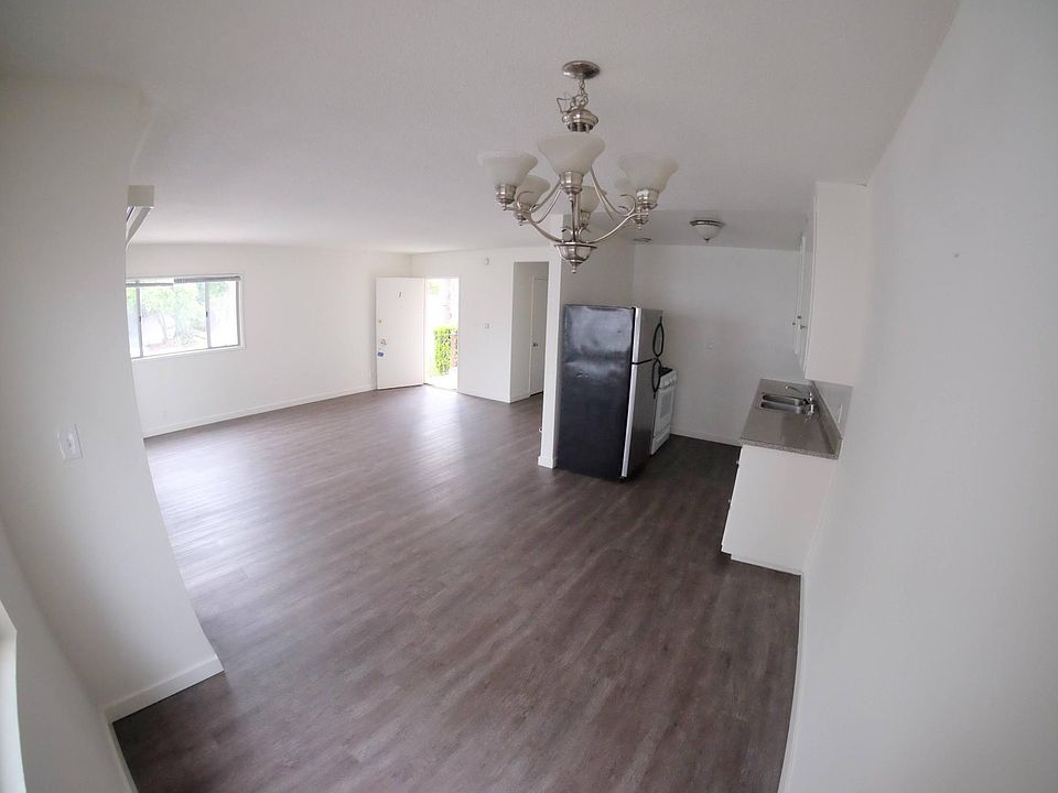 1st image of 1218 Larrabee St Unit 1