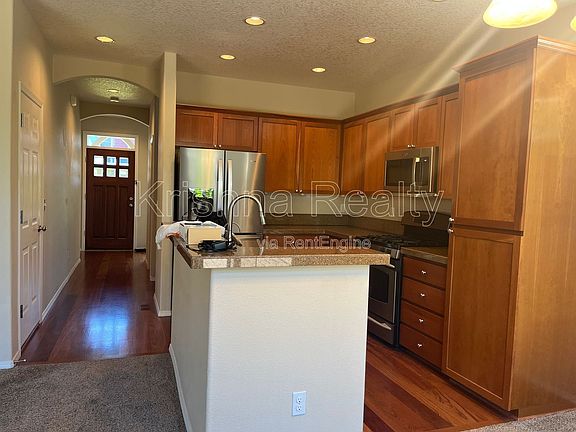 3rd image of 473 NE 61st Pl