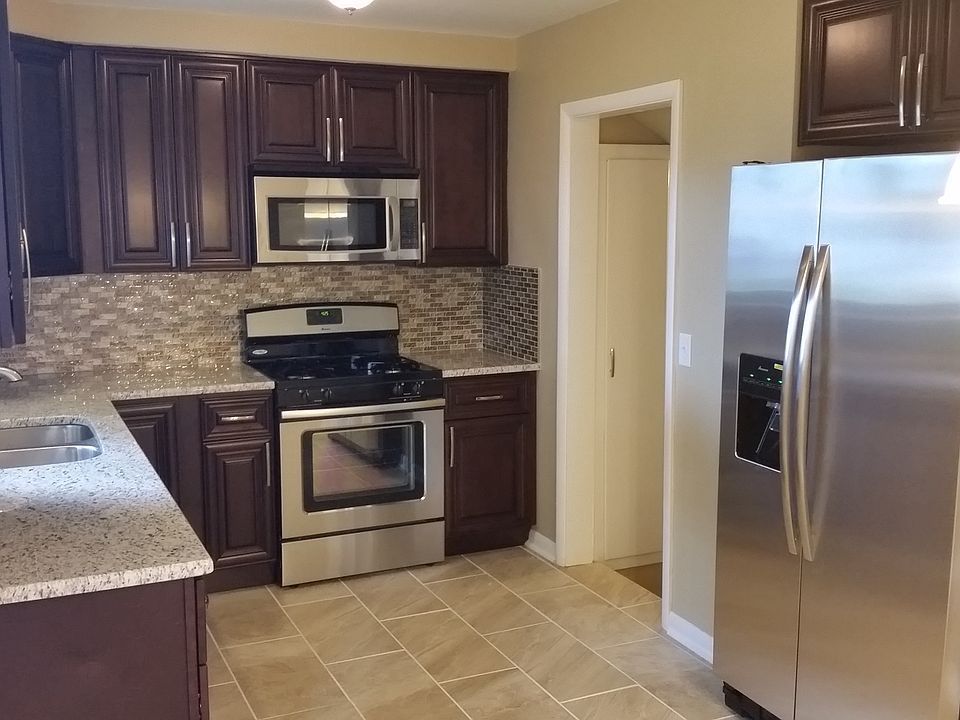 1st image of 20701 Cedar St