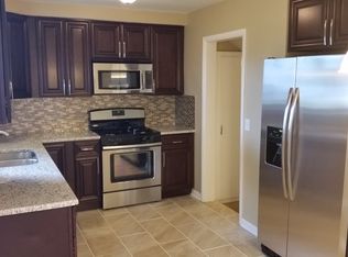 20701 Cedar St, Saint Clair Shores, MI 48081