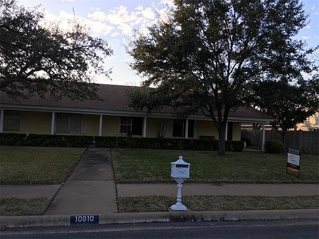1st image of 10910 Pinehurst Dr #A