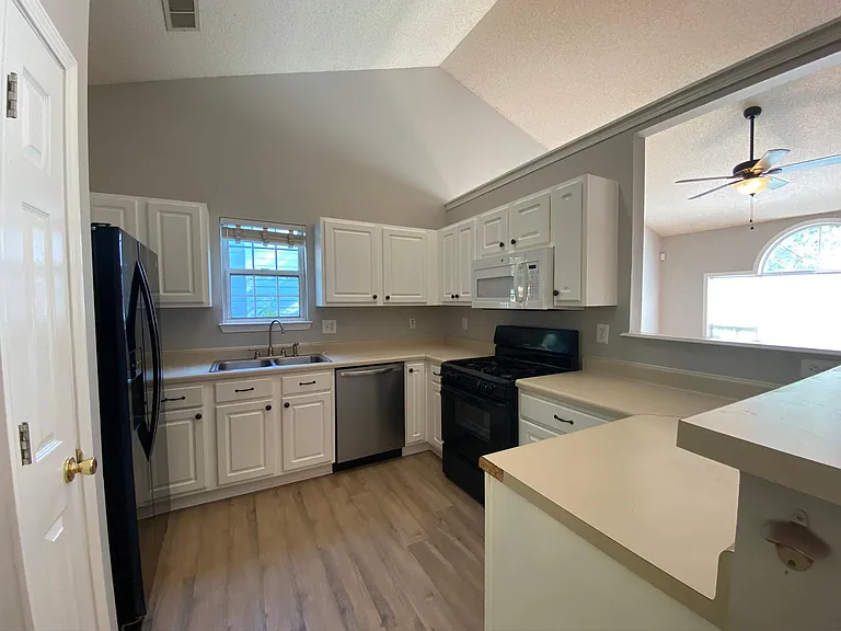 4453 Grove Dr NW — Photo 9