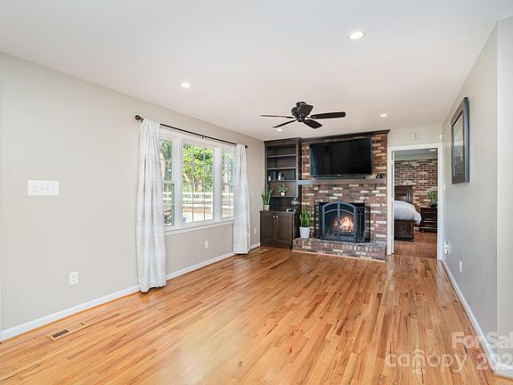 5th image of 203 Auten Cir