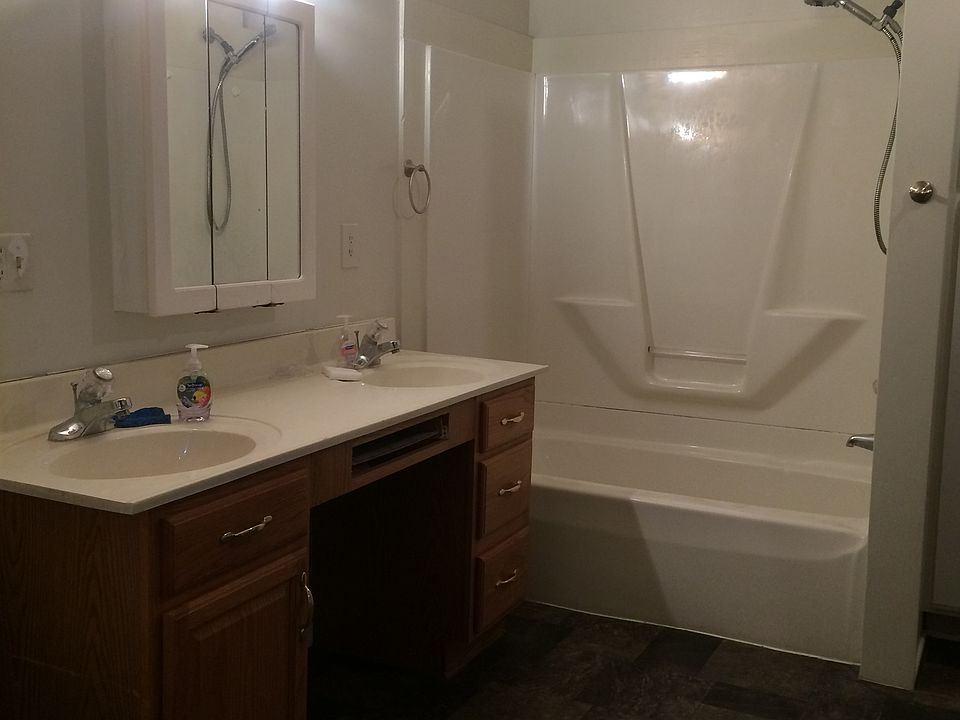 2nd image of 611 E Center St