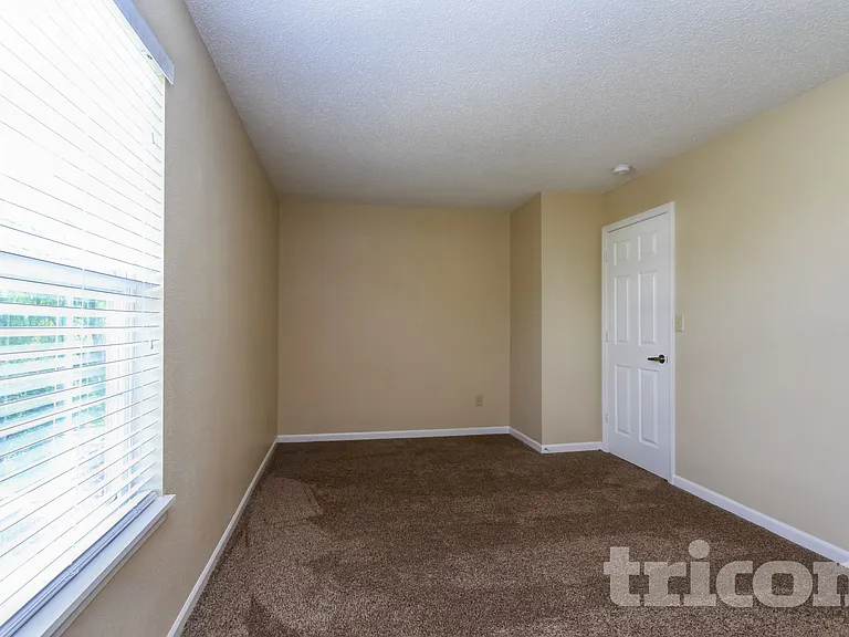 8847 Himebaugh Ln — Photo 10
