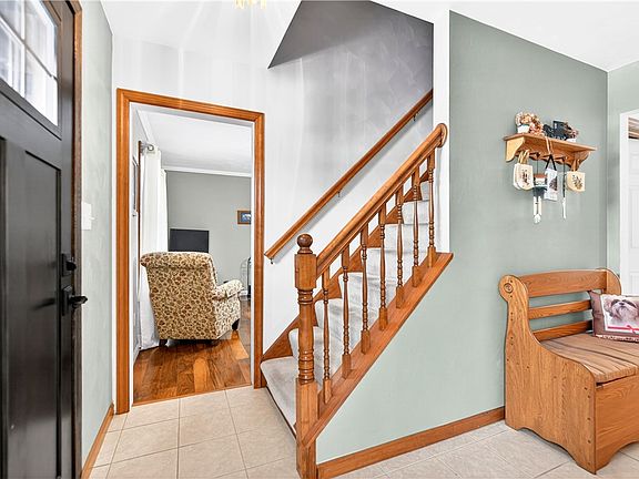 3rd image of 112 Circle Dr