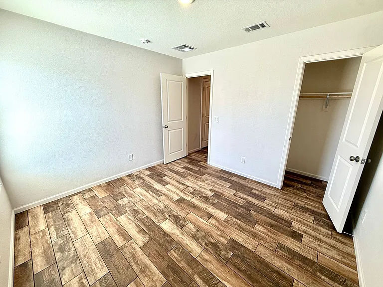 2208 E Clear Creek Dr — Photo 25