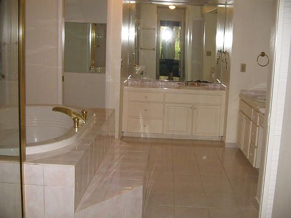 2nd view of master bath