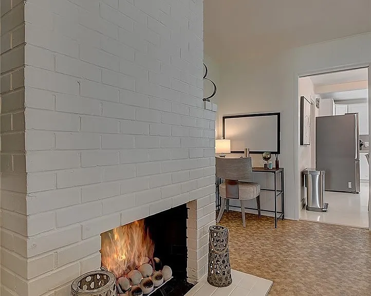444 N Shattuck Pl — Photo 20