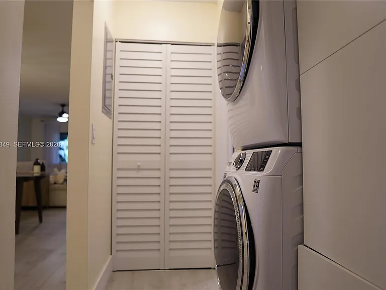 453 Lakeview Dr #2 — Photo 27