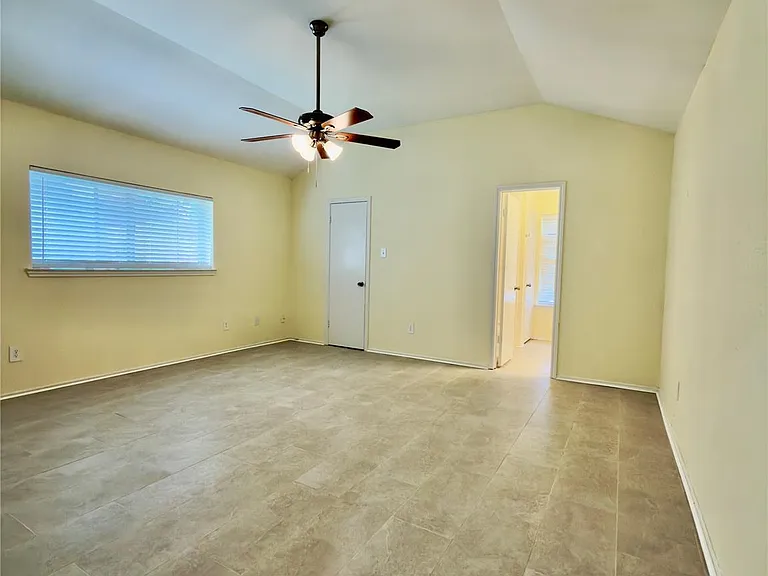 2607 Olympus Dr — Photo 8