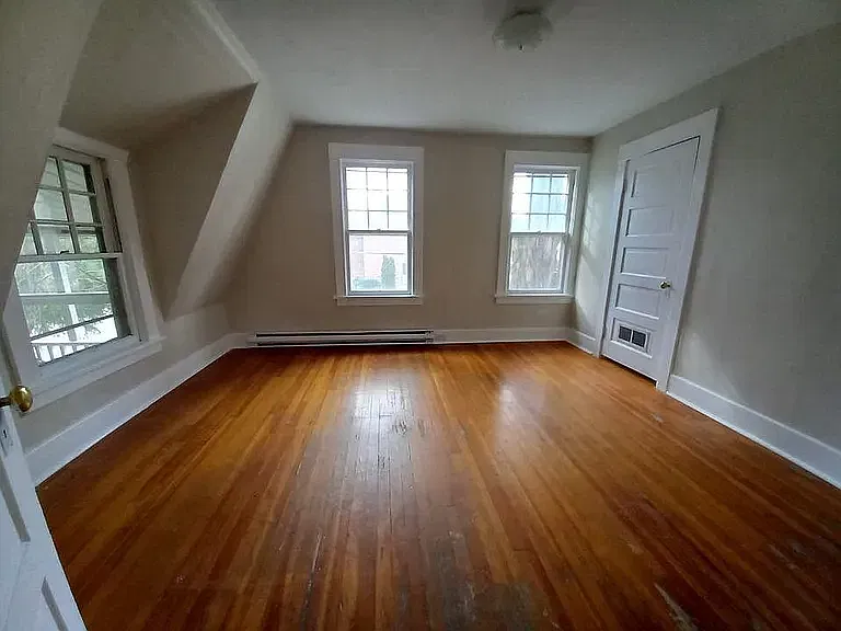 1 bed, 900 sqft, $1,400 — Photo 3