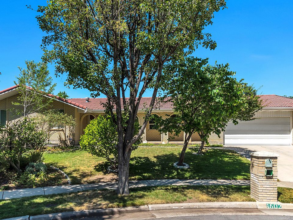 1st image of 1602 E Nicklaus Cir