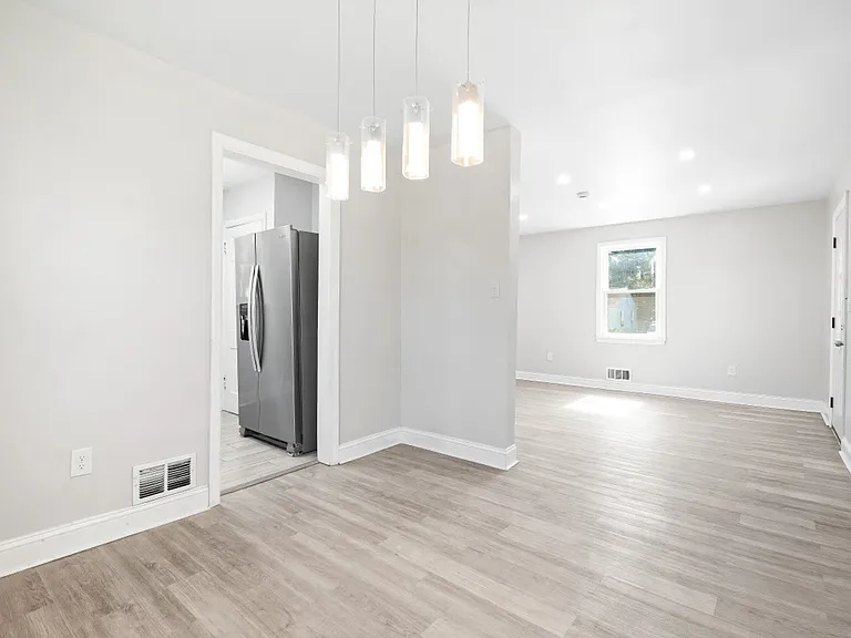 5204 Lackawanna St — Photo 20