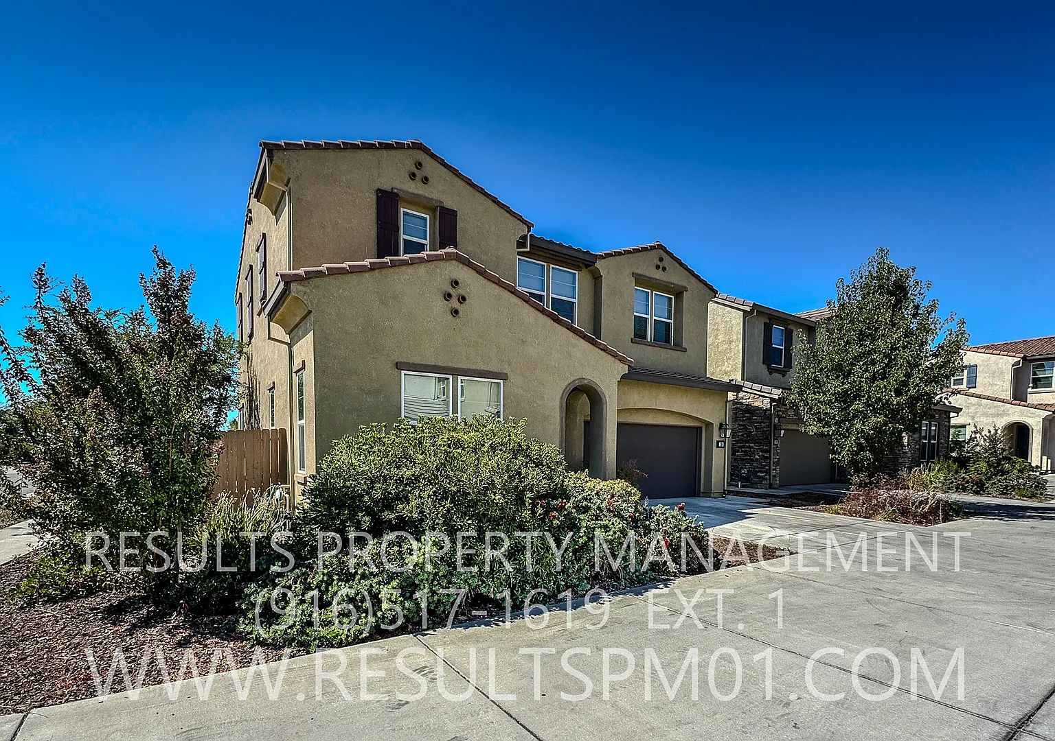 Gorgeous luxury Home! Great price! Spacious 4 bedroom w/Loft — Photo 3