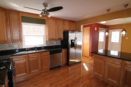 2nd image of 643 S Paxton Ave