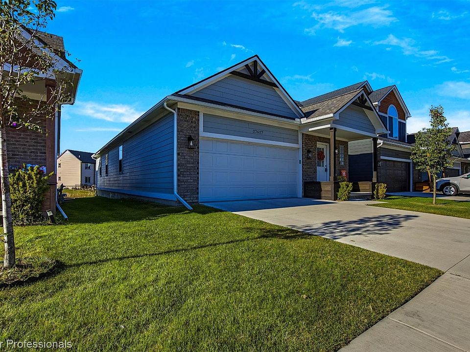 27627 Maryjane Ln E, photo 5
