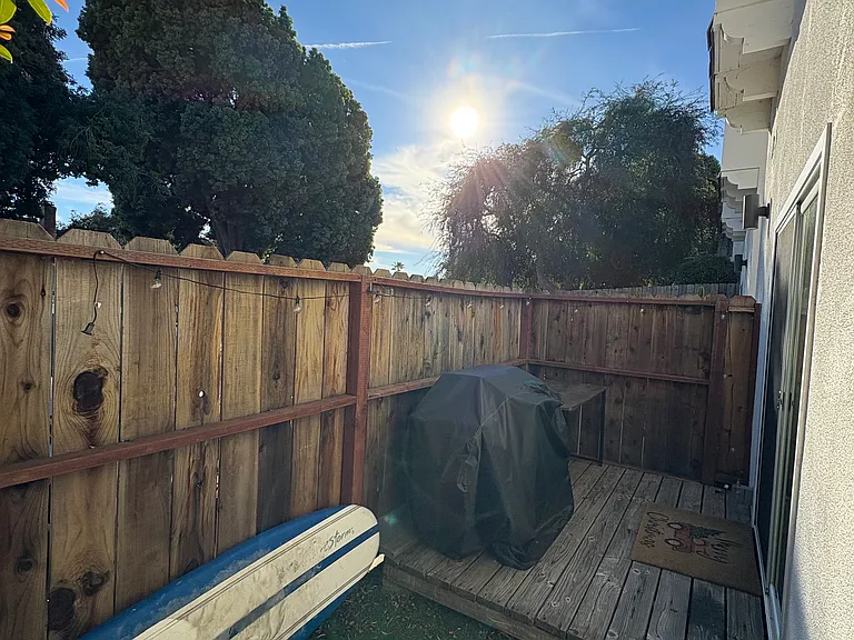1746 Oliver Ave — Photo 10